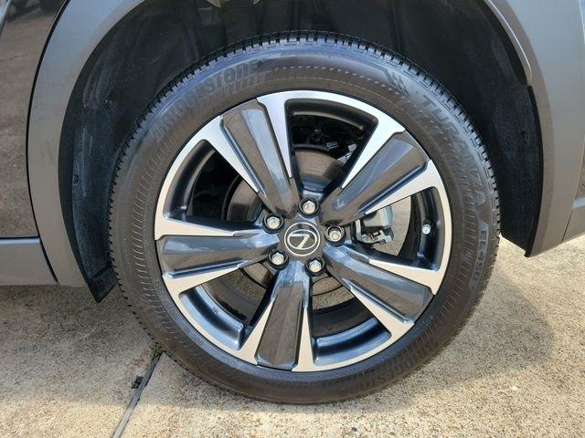 Lexus UX 300h F SPORT Design 2025