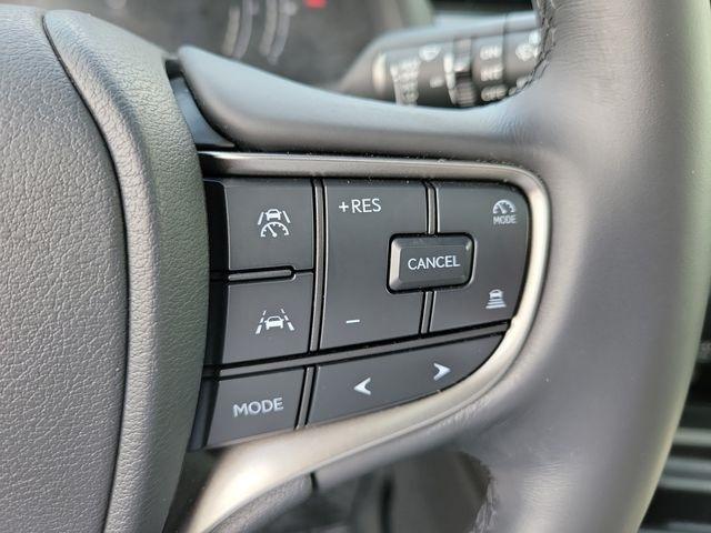 Lexus UX 300h F SPORT Design 2025