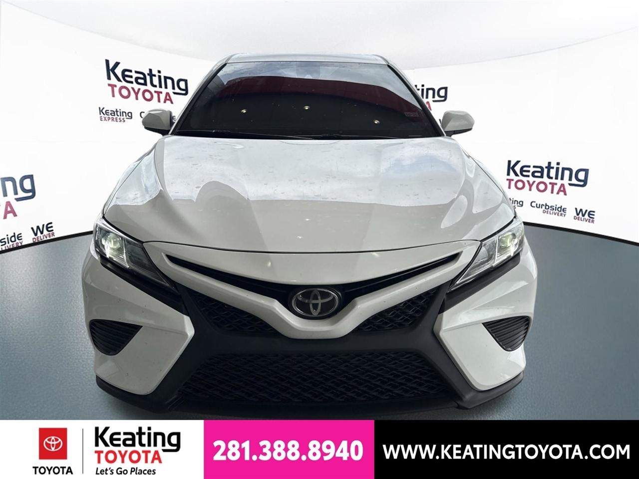 Toyota Camry SE 2020