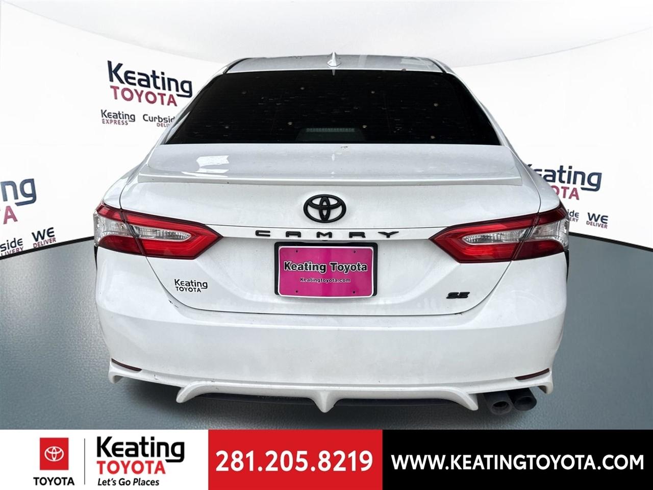 Toyota Camry SE 2020