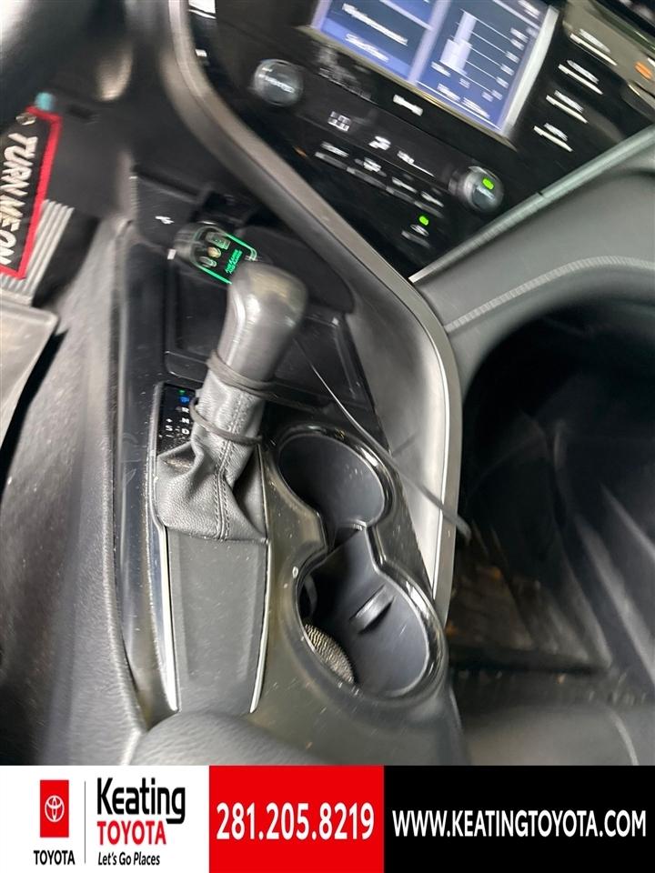 Toyota Camry SE 2020
