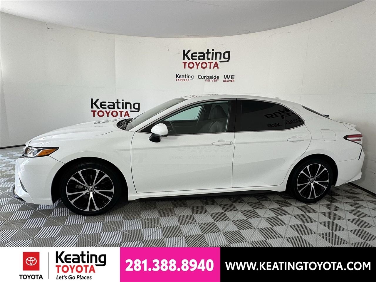 Toyota Camry SE 2020