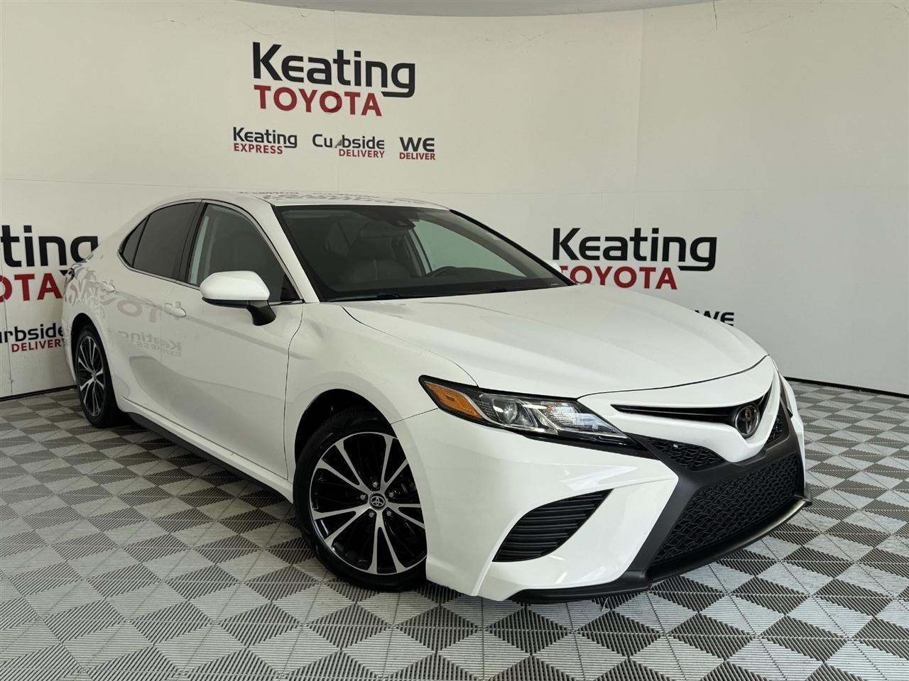Toyota Camry SE 2020