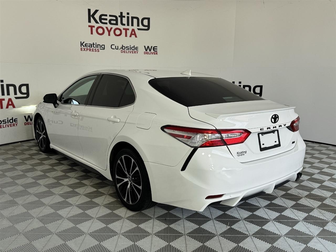 Toyota Camry SE 2020