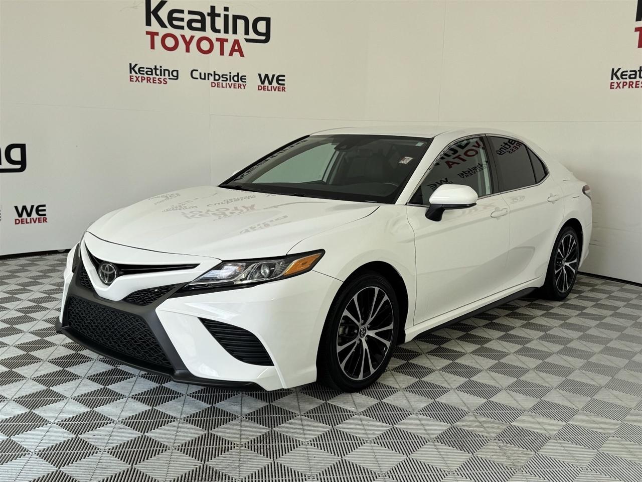 Toyota Camry SE 2020
