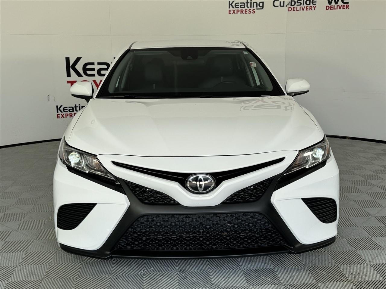 Toyota Camry SE 2020