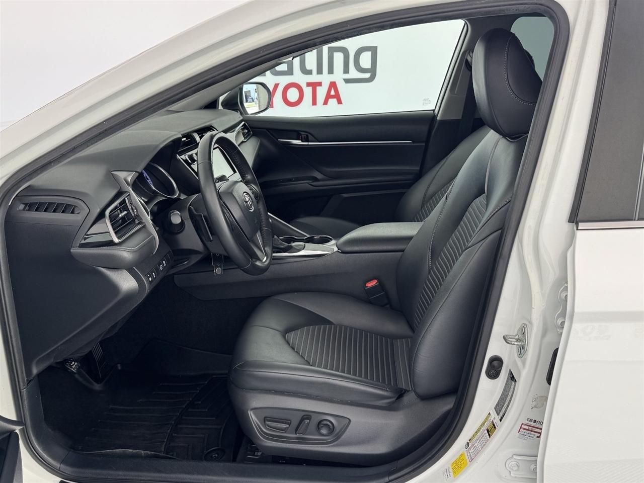 Toyota Camry SE 2020