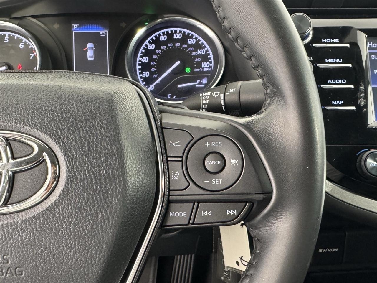 Toyota Camry SE 2020