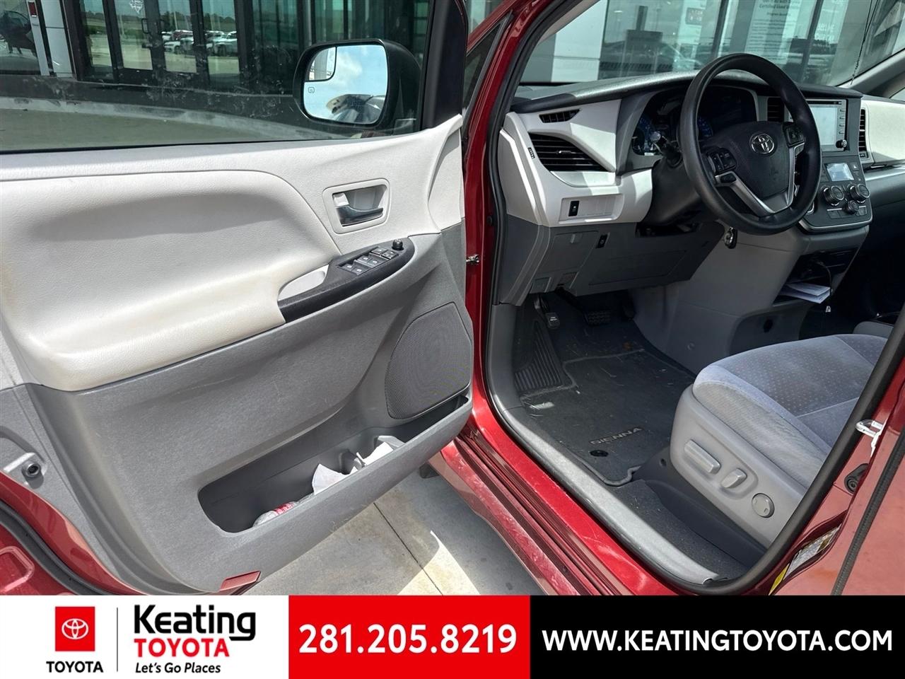Toyota Sienna LE 8-Passenger 2020