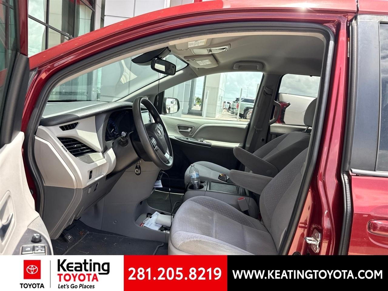 Toyota Sienna LE 8-Passenger 2020