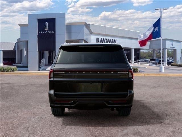 Lincoln Navigator L  2027