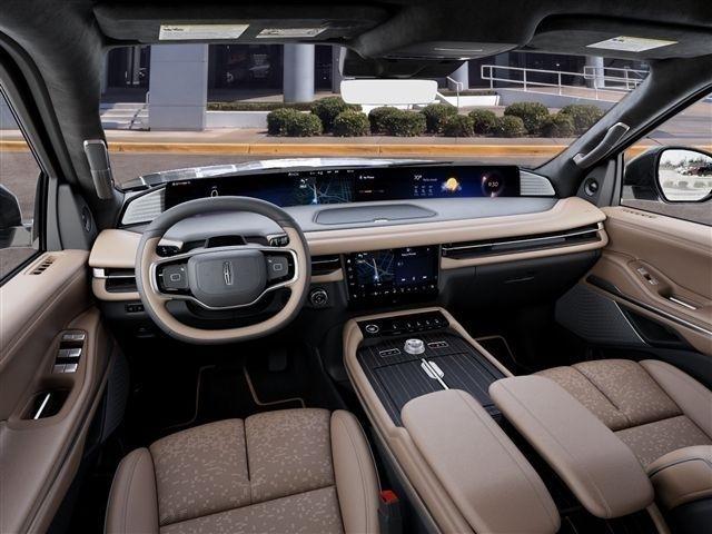 Lincoln Navigator L  2027