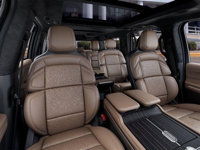 Lincoln Navigator L  2027