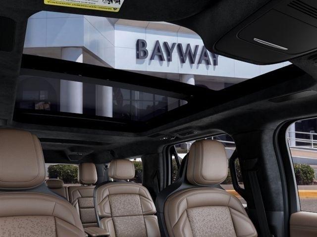 Lincoln Navigator L  2027