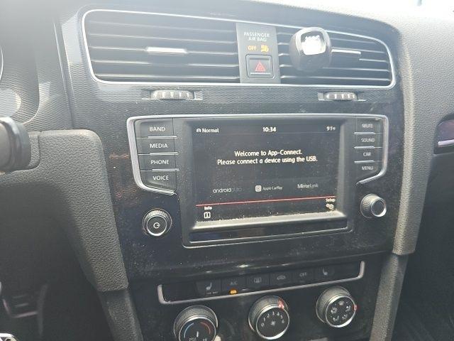Volkswagen Golf GTI S 6A 4-Door 2017