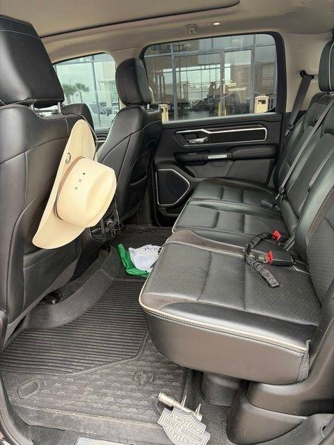 RAM 1500 Laramie Crew Cab SWB 2WD 2022