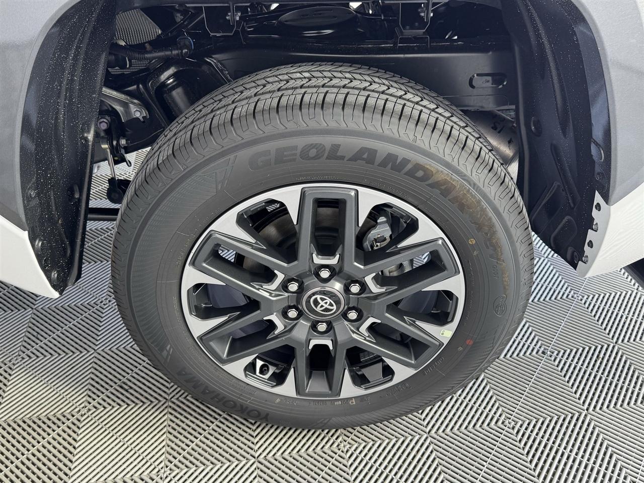 Toyota Tundra Limited CrewMax 4WD 2026