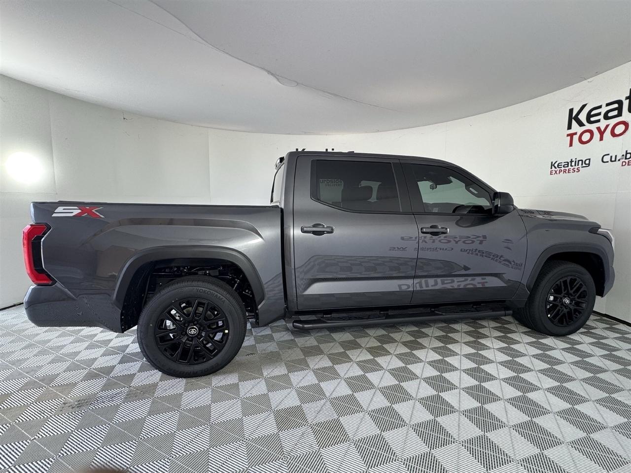 Toyota Tundra SR5 CrewMax 2WD 2026