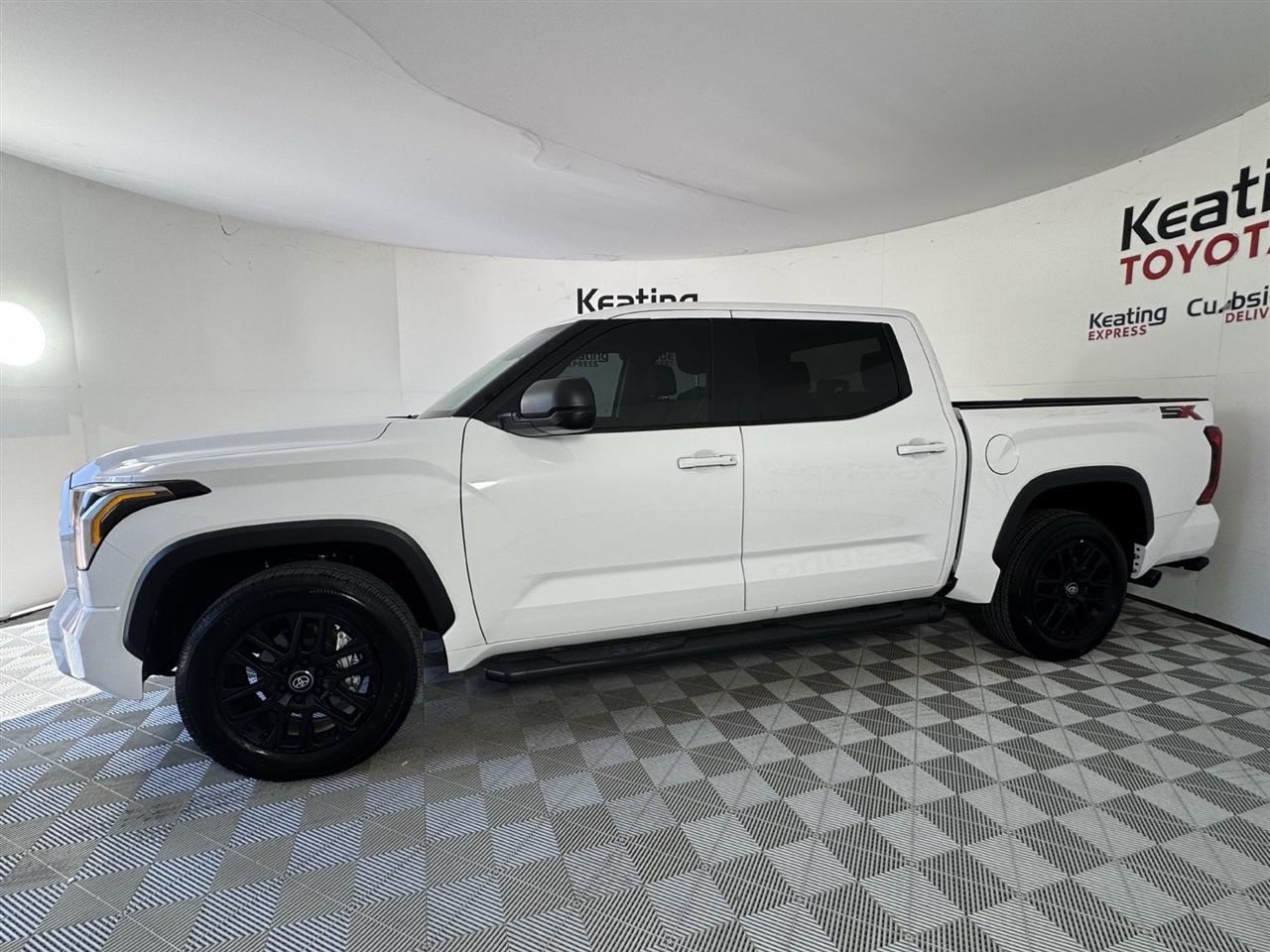 Toyota Tundra SR5 CrewMax 2WD 2026