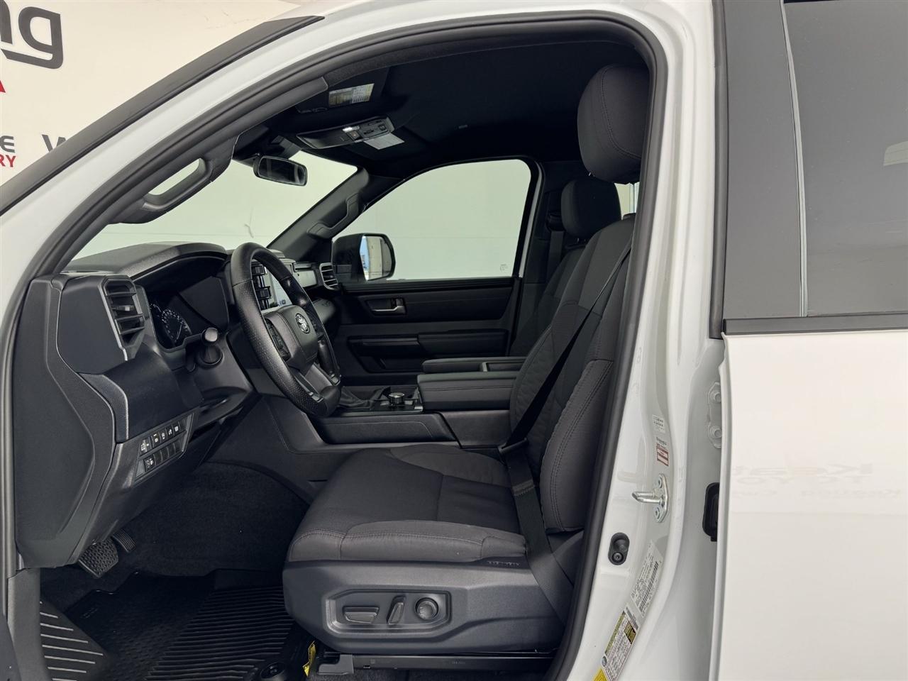 Toyota Tundra SR5 CrewMax 2WD 2026