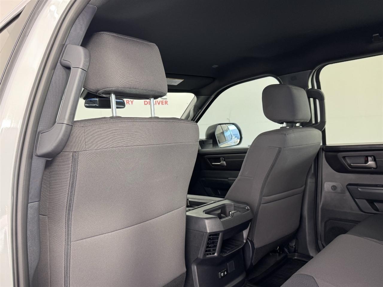 Toyota Tundra SR5 CrewMax 2WD 2026