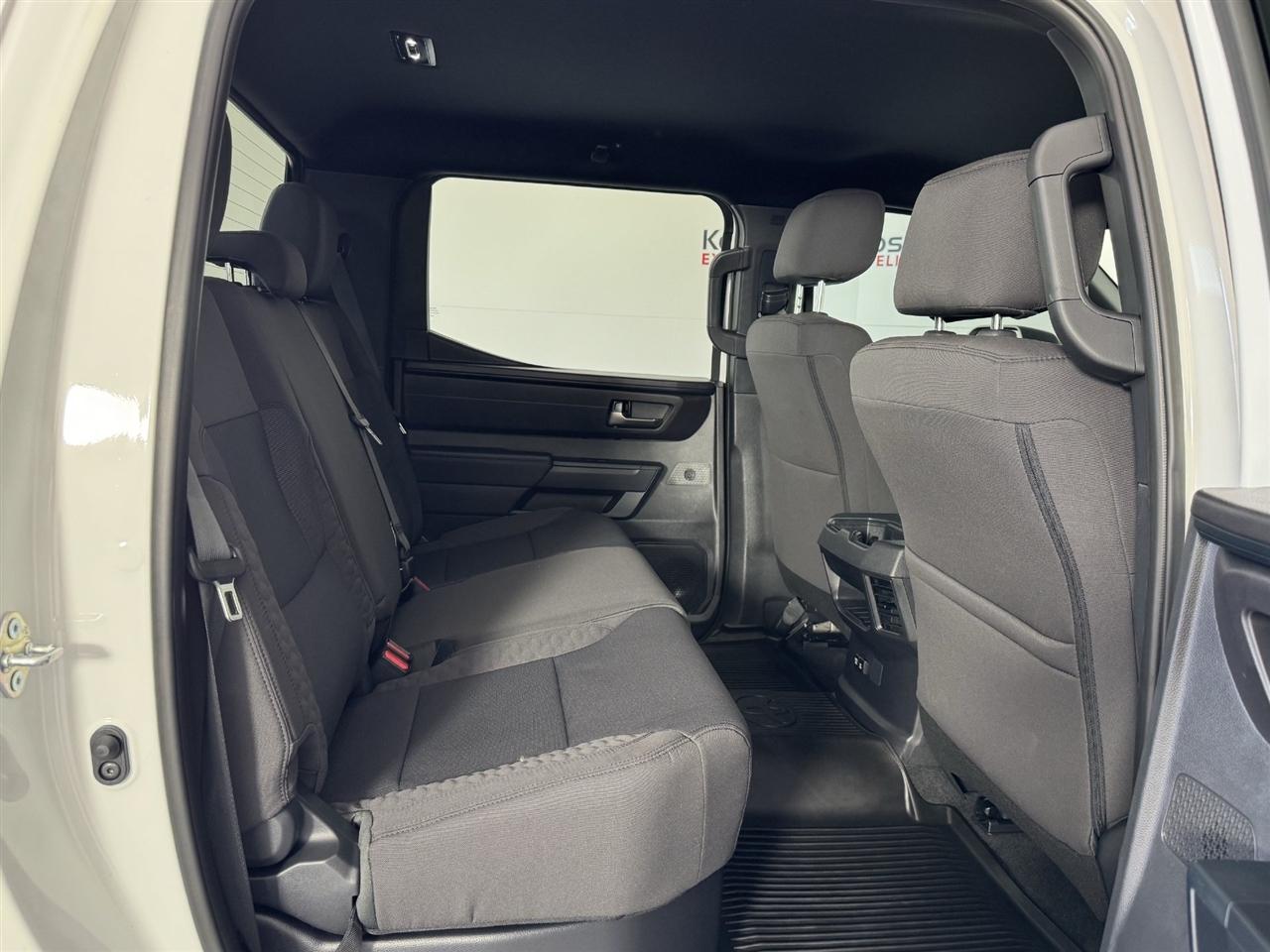 Toyota Tundra SR5 CrewMax 2WD 2026