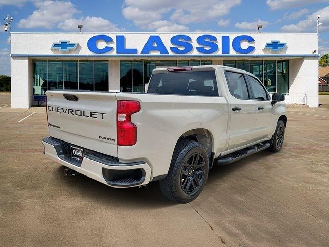 Chevrolet Silverado 1500 Custom Crew Cab 2WD 2026