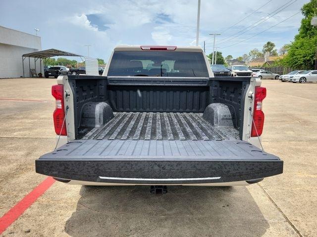 Chevrolet Silverado 1500 Custom Crew Cab 2WD 2026
