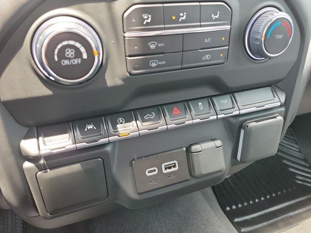Chevrolet Silverado 1500 Custom Crew Cab 2WD 2026