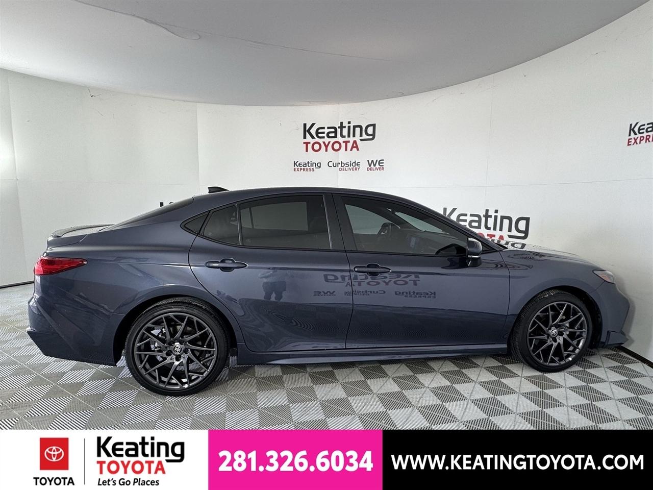 Toyota Camry Hybrid XLE 2026