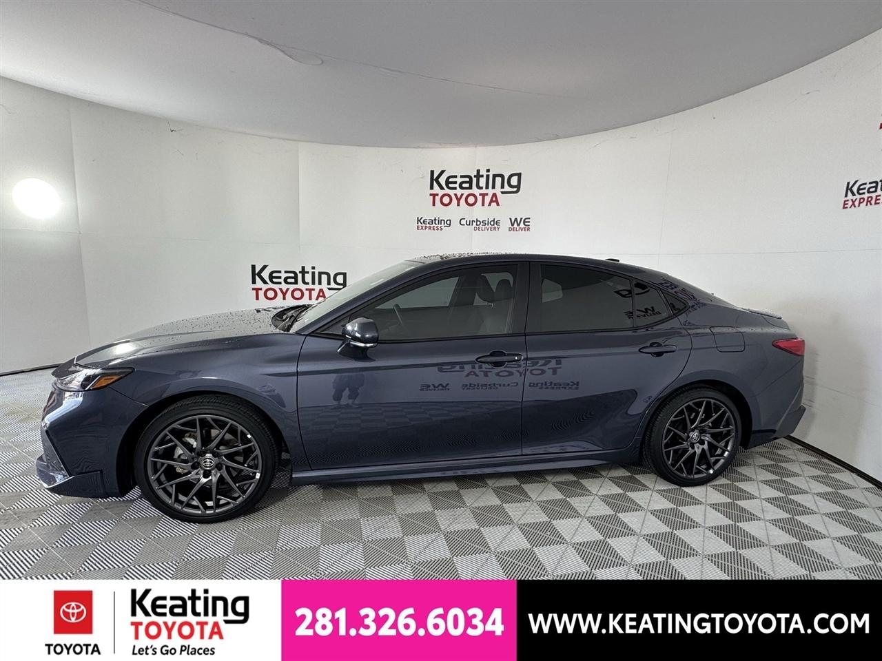 Toyota Camry Hybrid XLE 2026