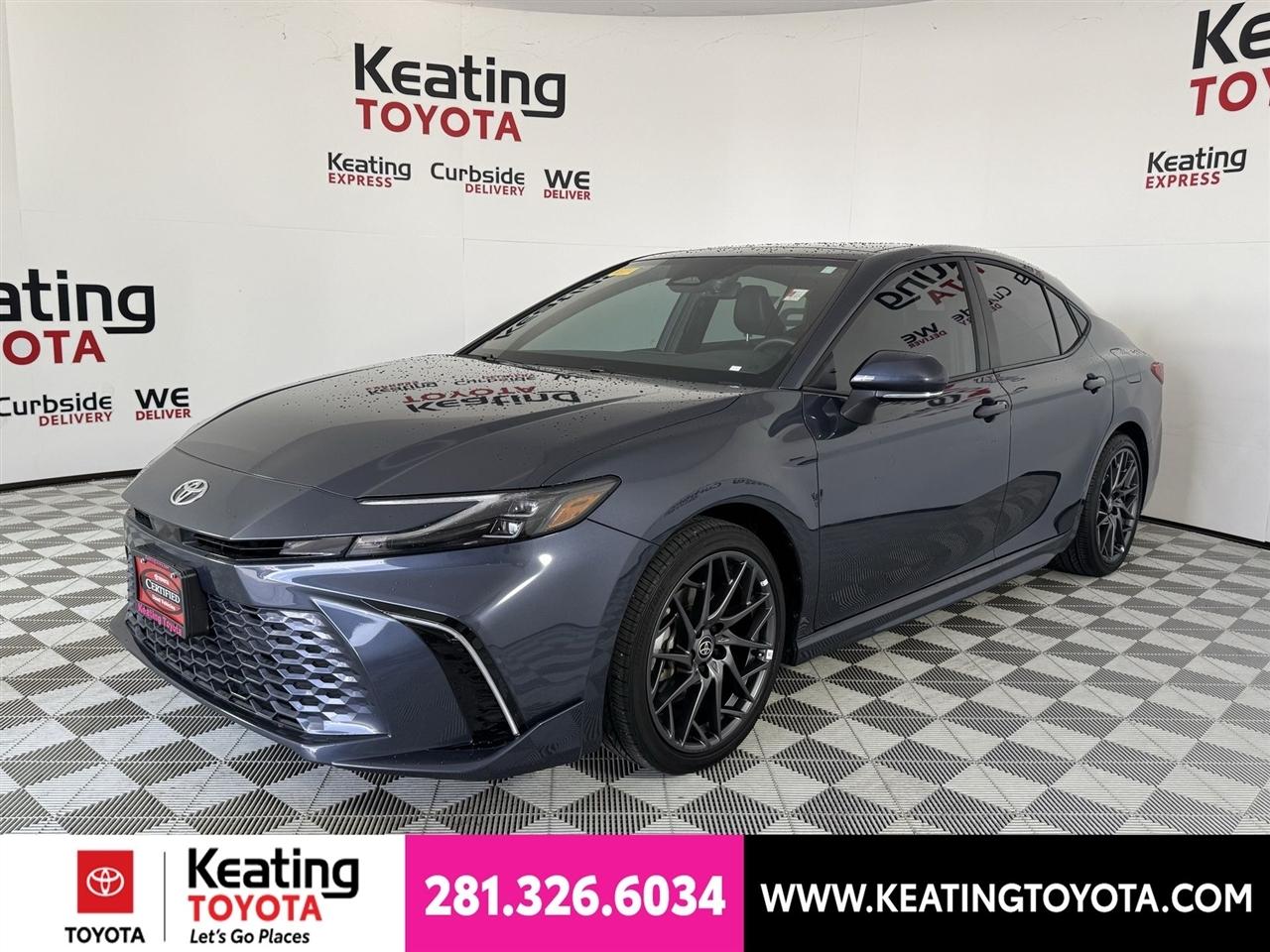 Toyota Camry Hybrid XLE 2026