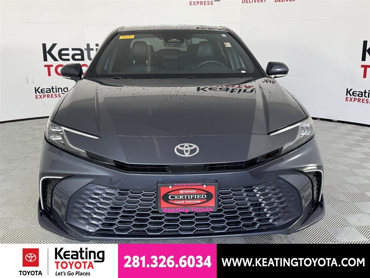 Toyota Camry Hybrid XLE 2026