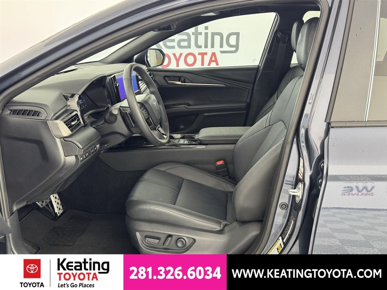 Toyota Camry Hybrid XLE 2026