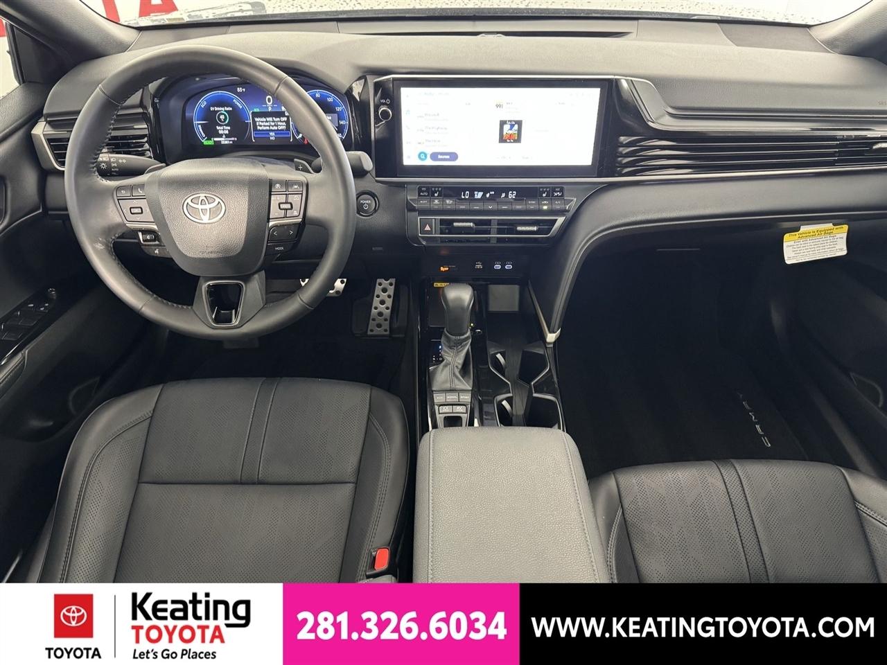 Toyota Camry Hybrid XLE 2026
