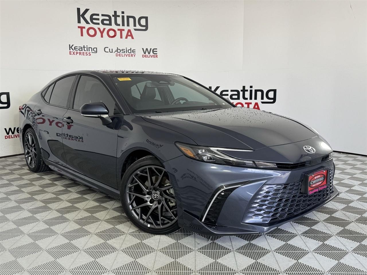 Toyota Camry Hybrid XLE 2026