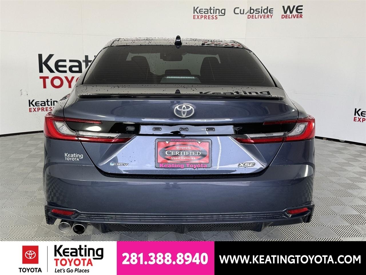 Toyota Camry Hybrid XLE 2026