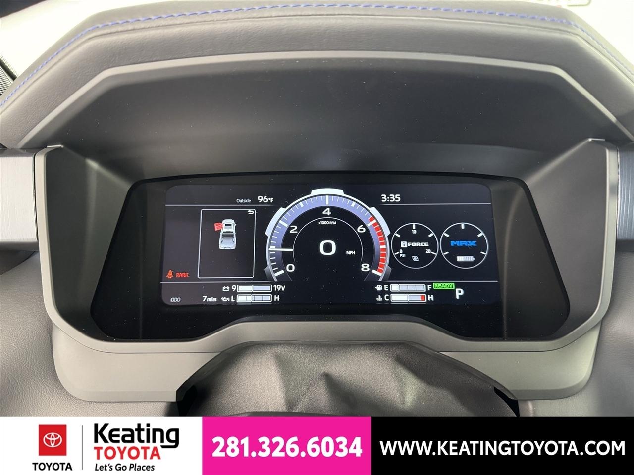 Toyota Tundra Platinum CrewMax 4WD Hybrid 2026