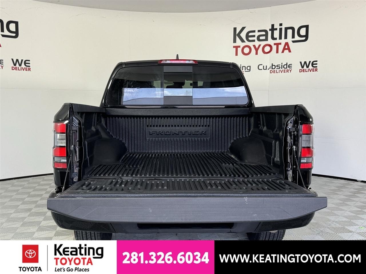 Nissan Frontier SV Crew Cab 4WD 2026