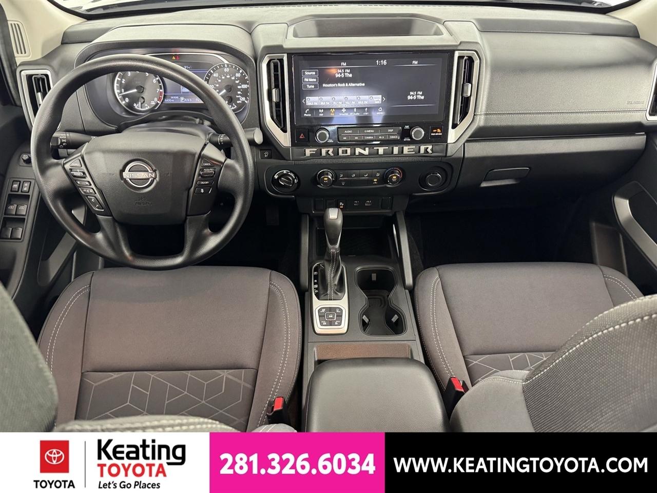 Nissan Frontier SV Crew Cab 4WD 2026