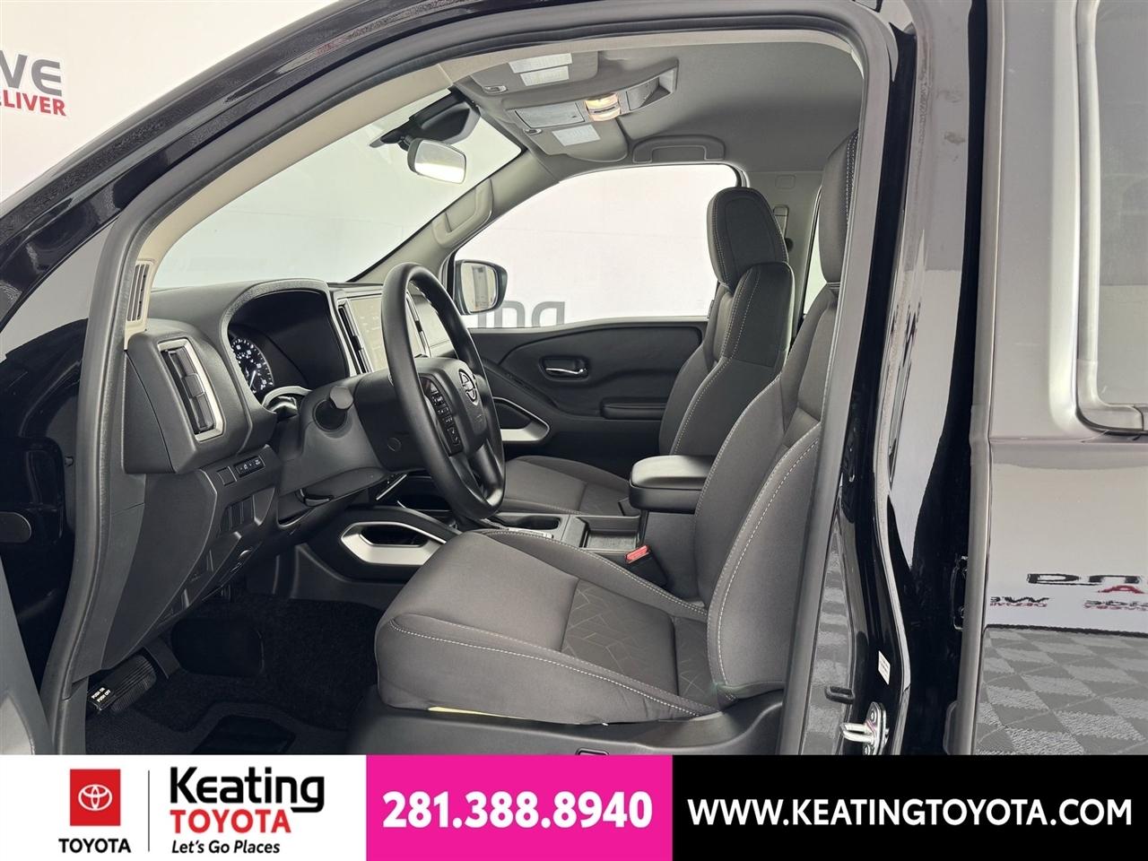 Nissan Frontier SV Crew Cab 4WD 2026