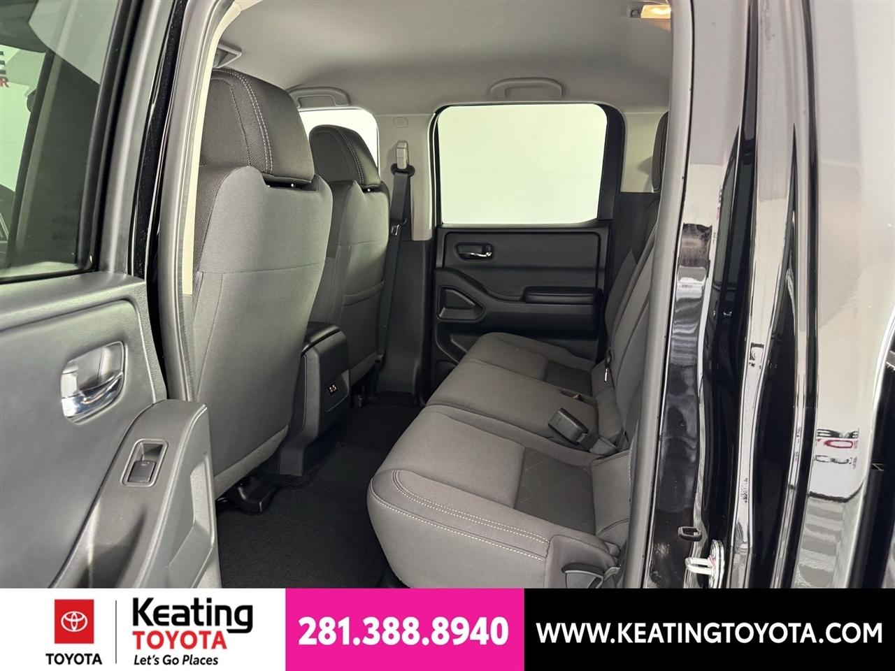 Nissan Frontier SV Crew Cab 4WD 2026