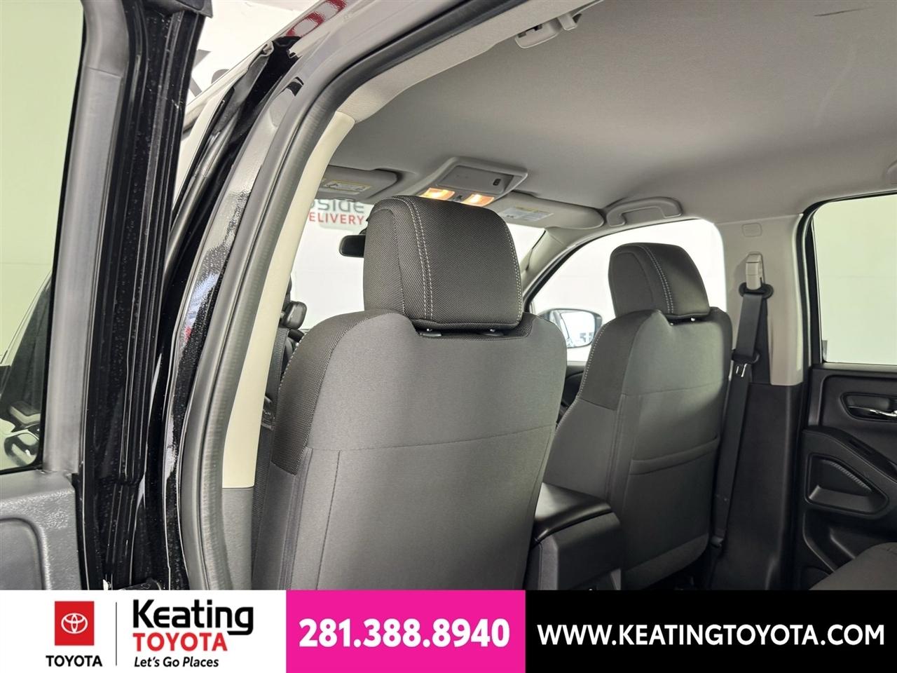 Nissan Frontier SV Crew Cab 4WD 2026