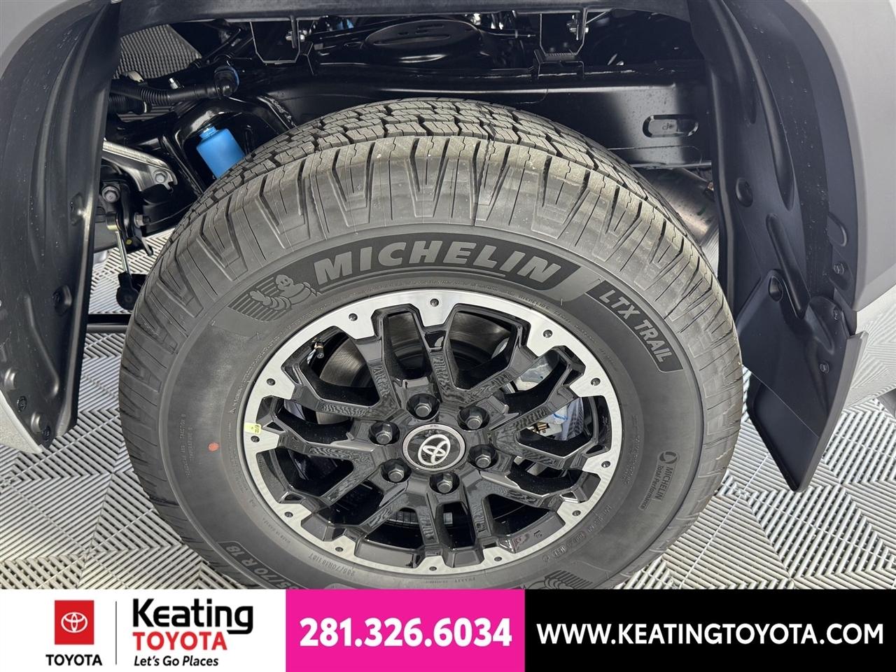 Toyota Tundra SR5 CrewMax 4WD 2026