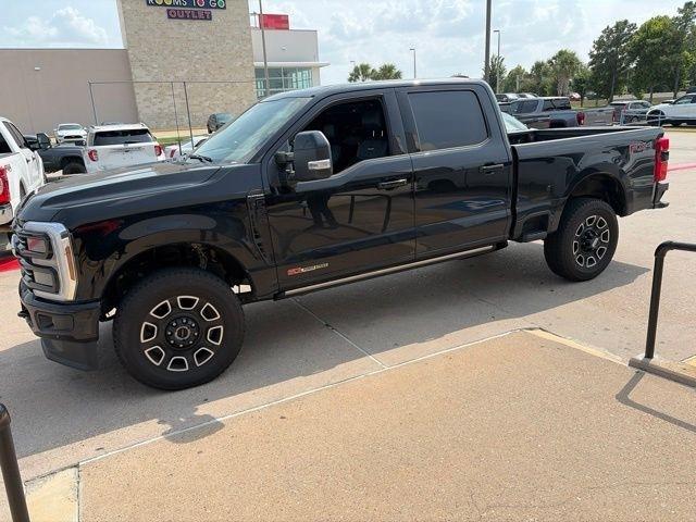 Ford F-250 SD Platinum Crew Cab 4WD 2026