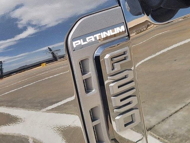 Ford F-250 SD Platinum Crew Cab 4WD 2026