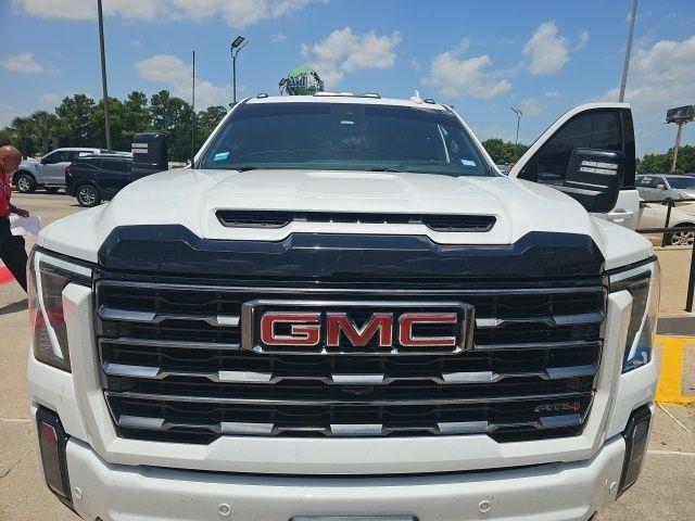 GMC Sierra 2500HD AT4 Crew Cab 4WD 2024