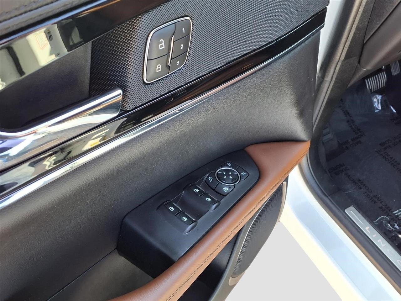 Lincoln Nautilus Reserve AWD 2023