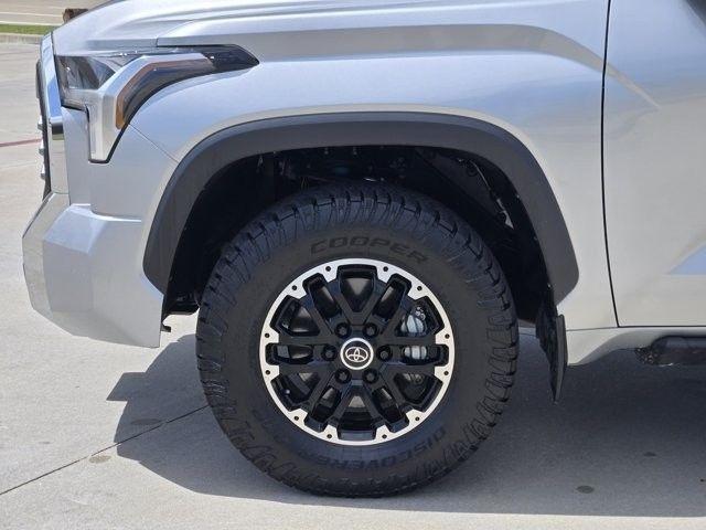 Toyota Tundra SR5 CrewMax 4WD 2024