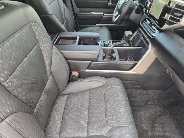 Toyota Tundra SR5 CrewMax 4WD 2024